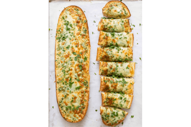 TOASTED GARLIC BREAD